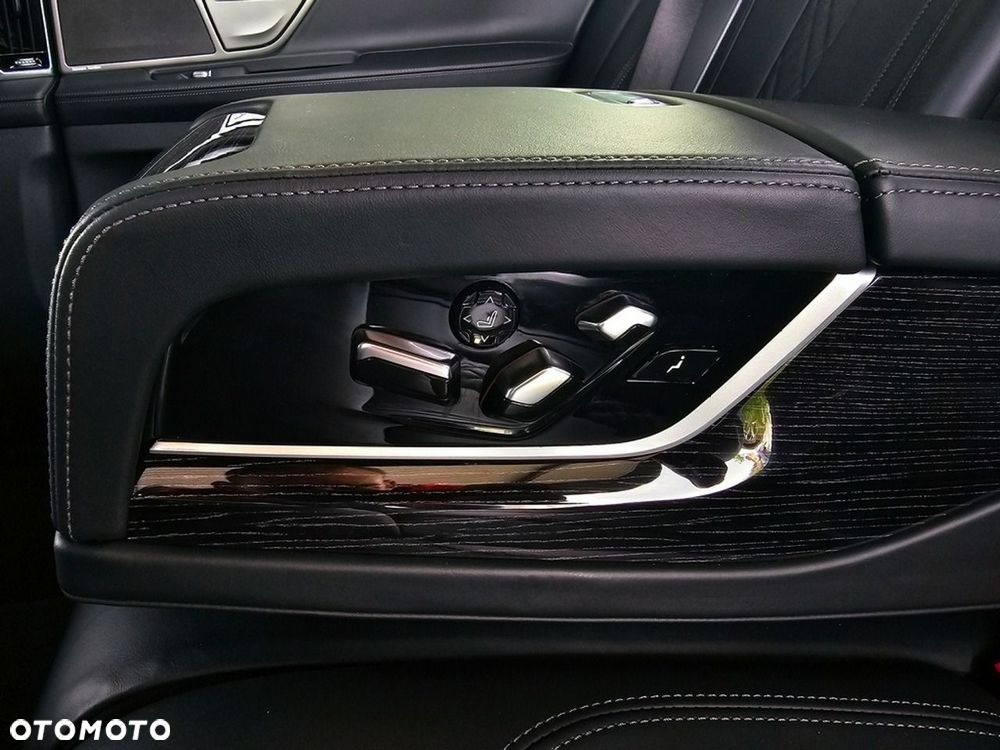 BMW Seria 7 - 38