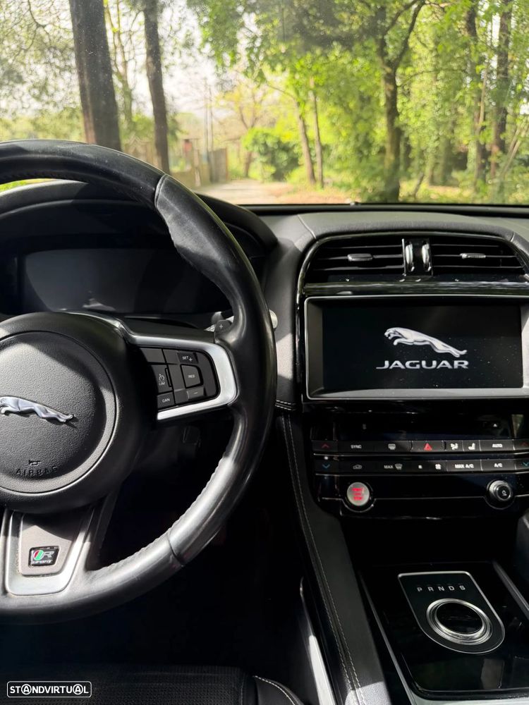 Jaguar F-Pace 20d Aut. R-Sport - 20