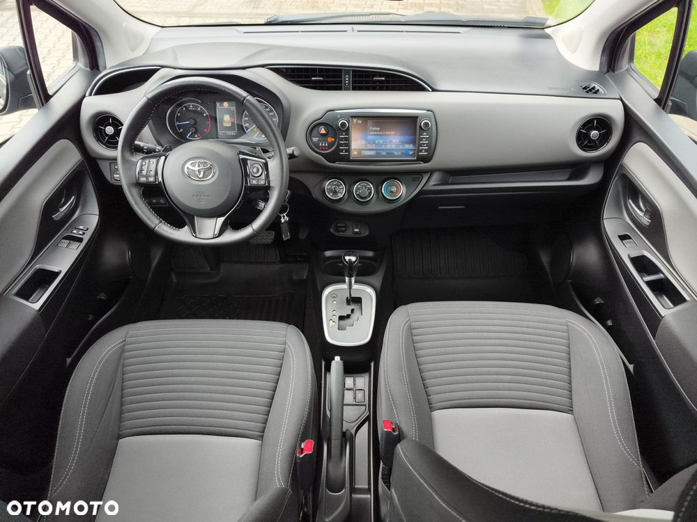 Toyota Yaris 1.5 Premium CVT - 11