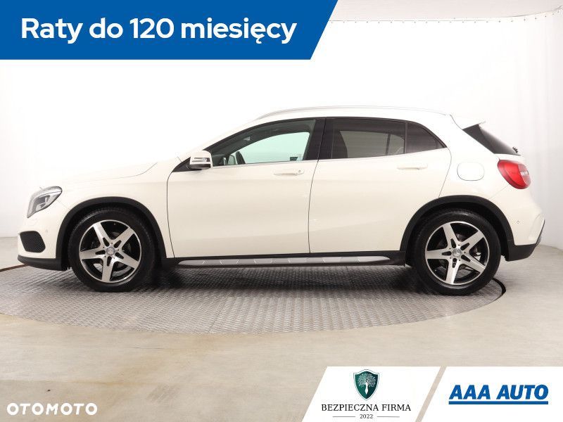 Mercedes-Benz GLA - 4