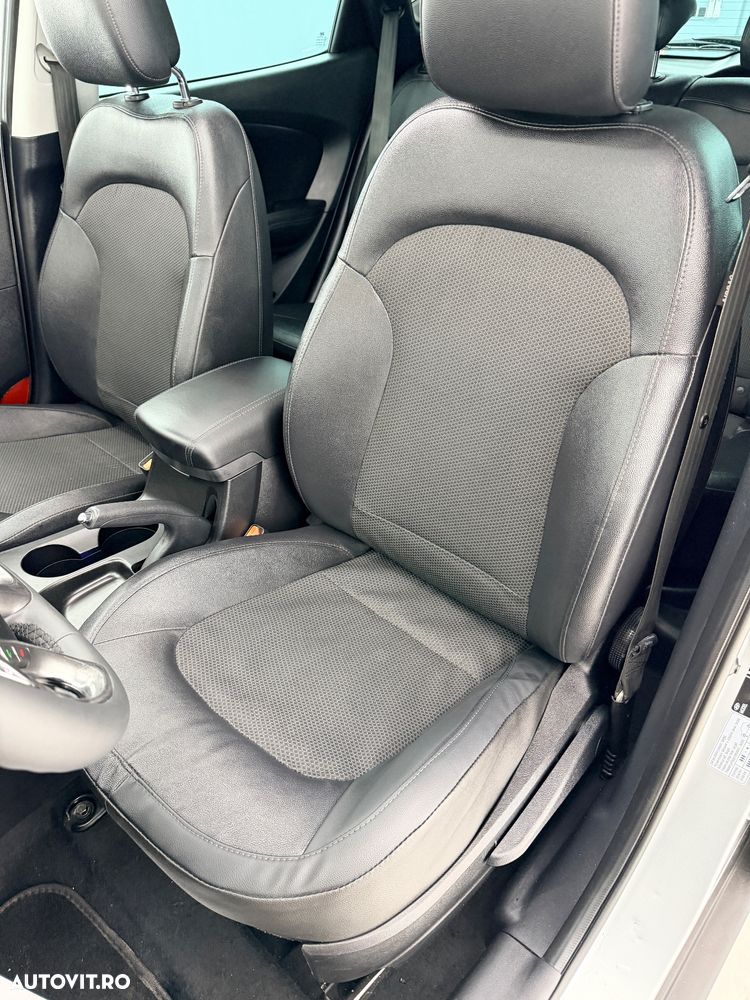 Hyundai ix35 1.7 CRDI 2WD Fifa World Cup Edition - 9