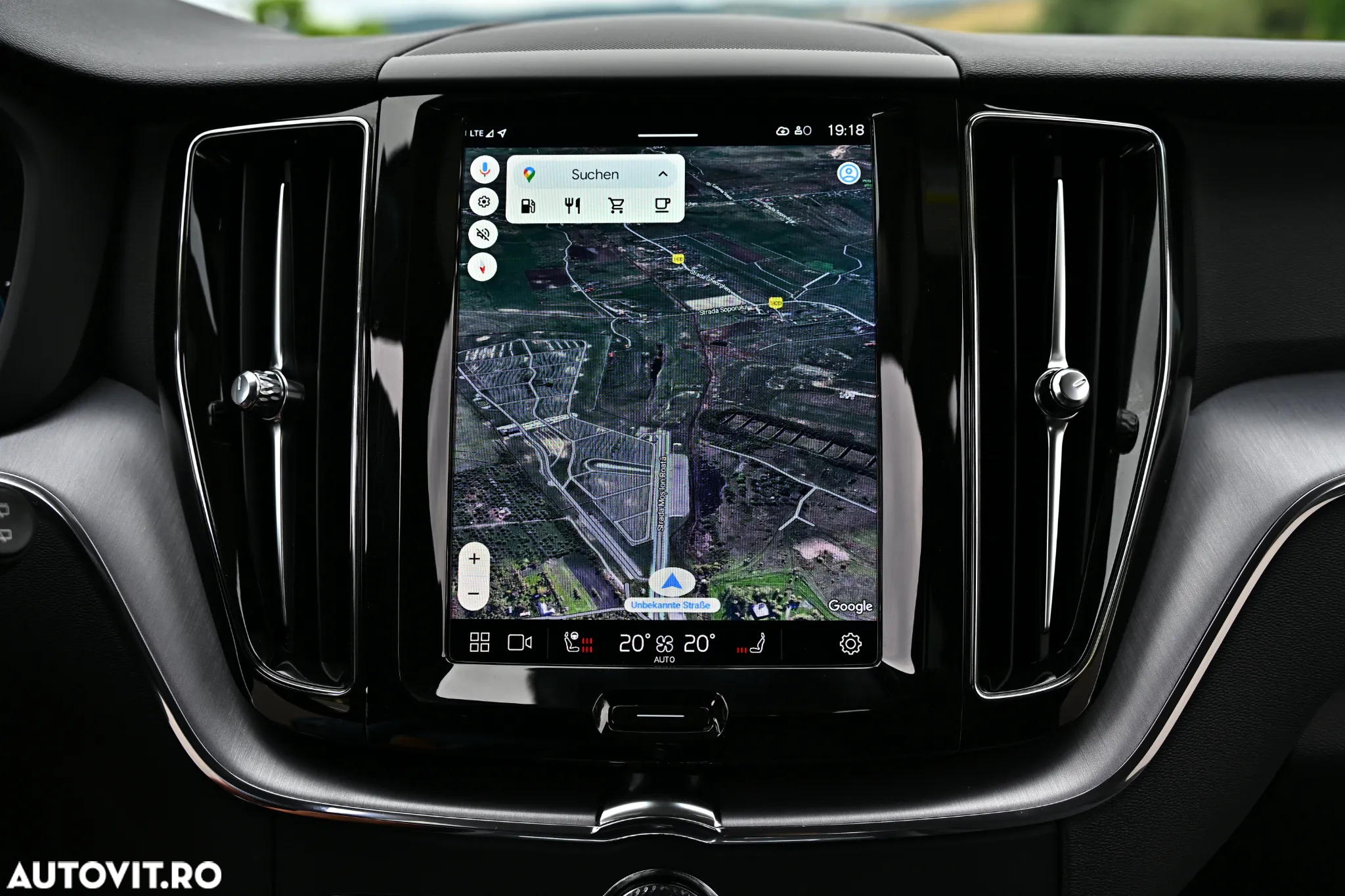 Volvo XC 60 B4 D AWD Geartronic Momentum Pro - 24