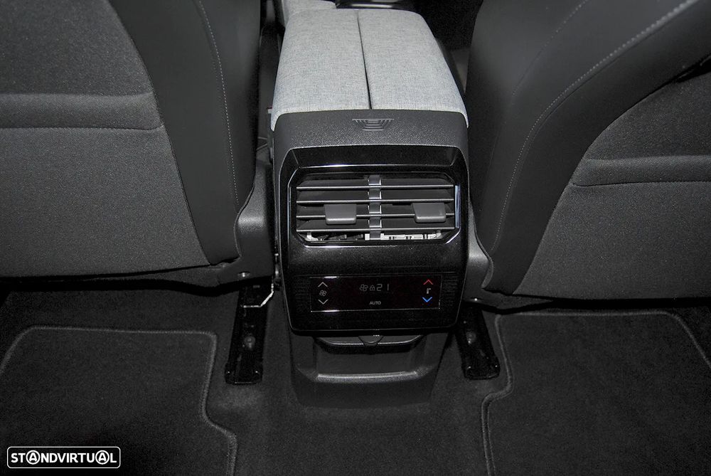 Peugeot 5008 1.2 Hybrid Allure e-DCS6 - 18