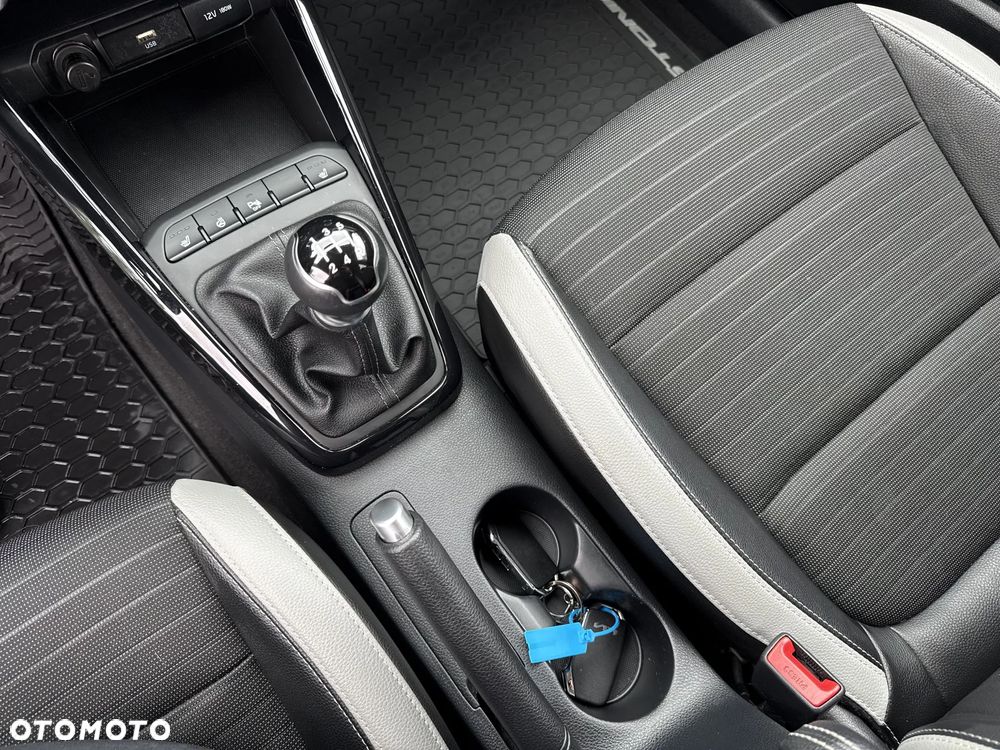 Kia Stonic 1.2 L Business Line - 16