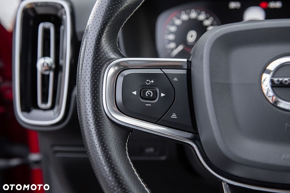 Volvo XC 40 D3 SCR AWD R-Design - 21