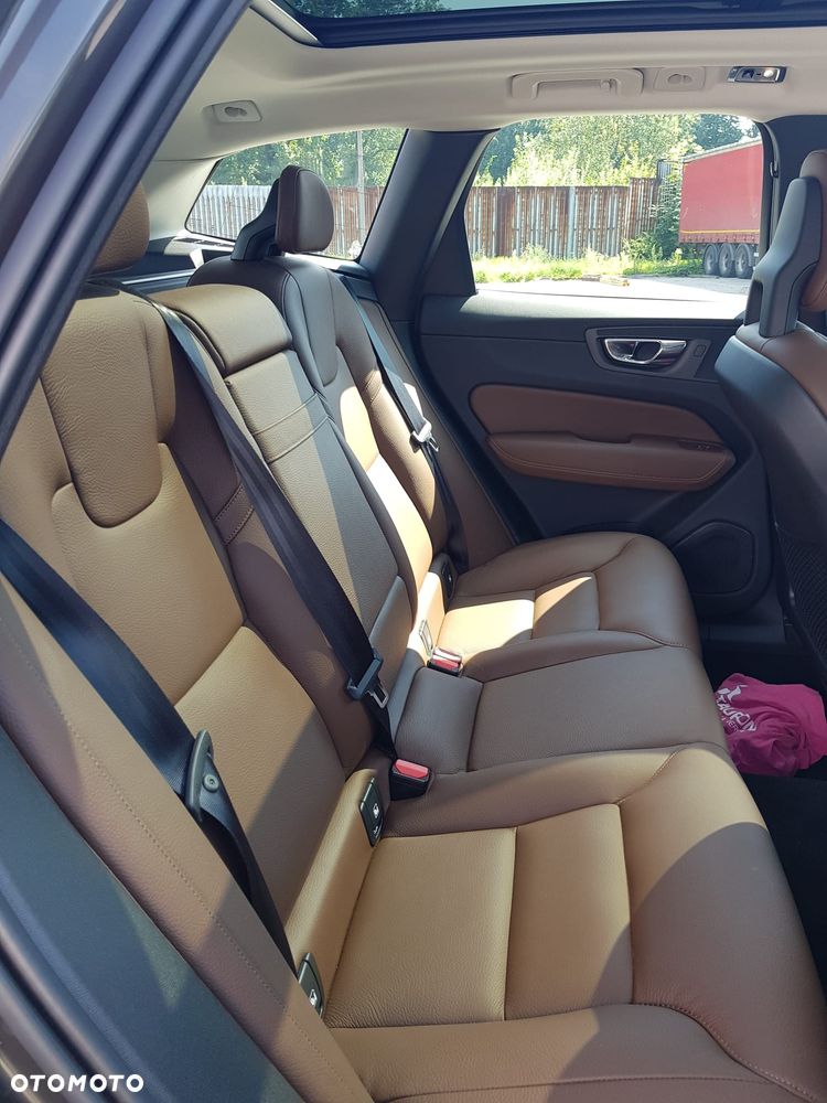 Volvo XC 60 D5 AWD Momentum - 13