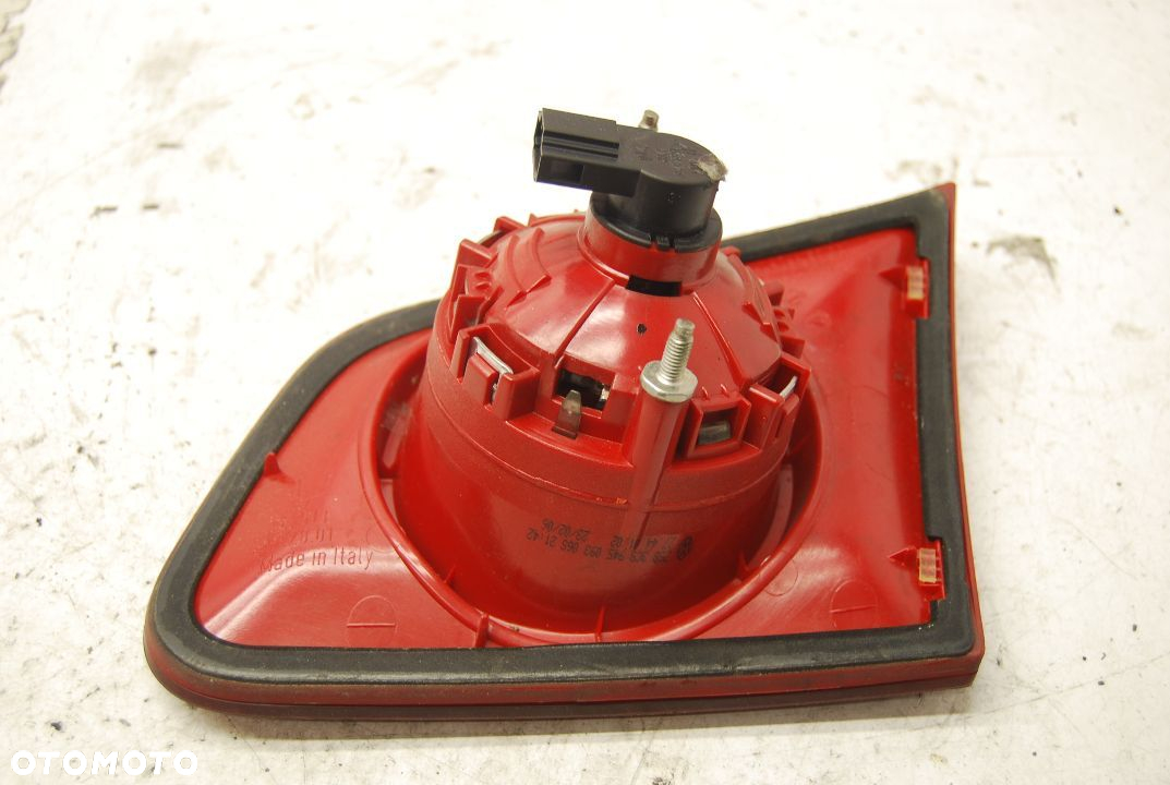 LAMPA LEWY TYŁ LED W KLAPĘ VW PASSAT B6 KOMBI 3C9945093 - 8