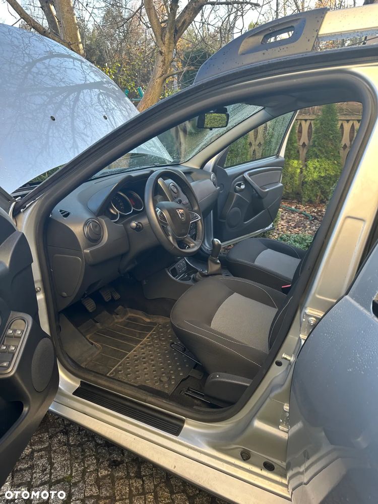 Dacia Duster 1.6 SCe Laureate S&S - 10