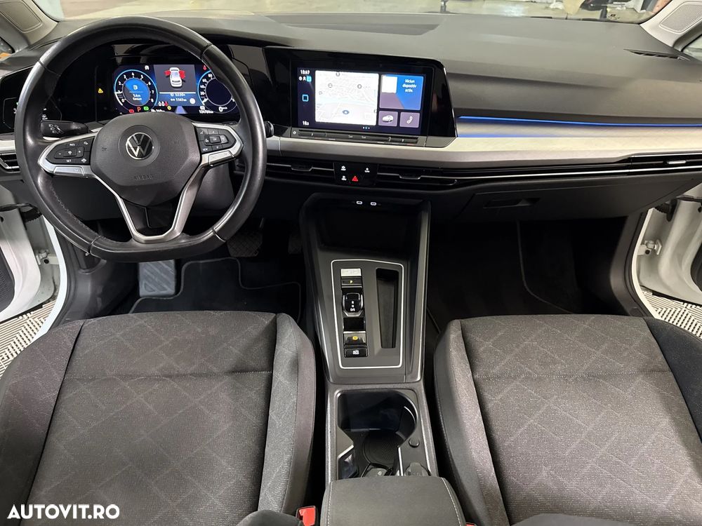 Volkswagen Golf - 10