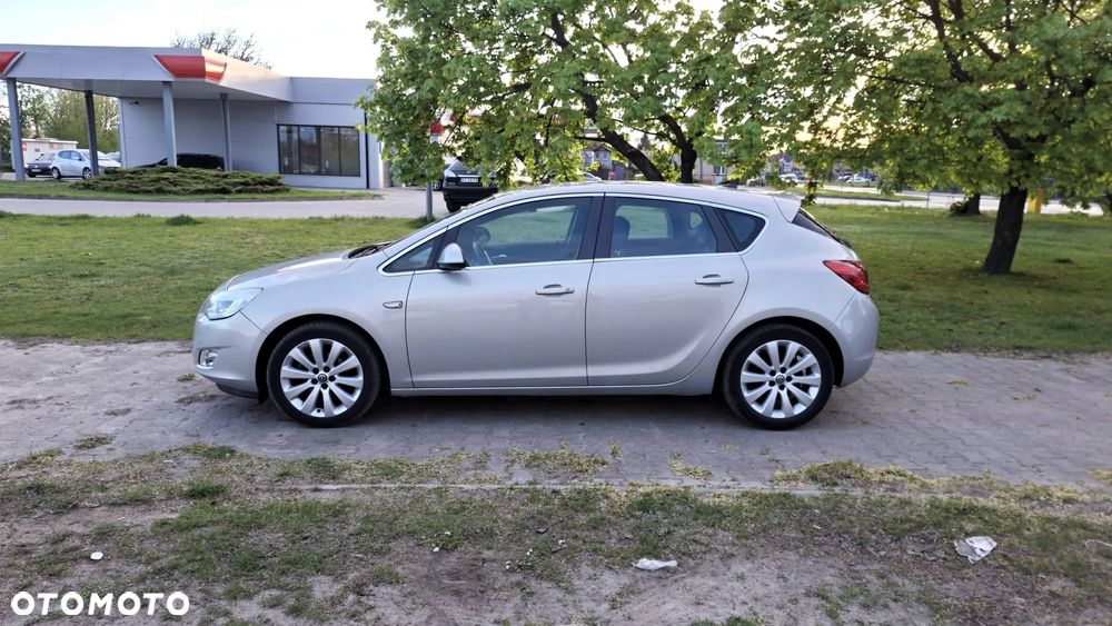 Opel Astra 1.6 Exklusiv - 10