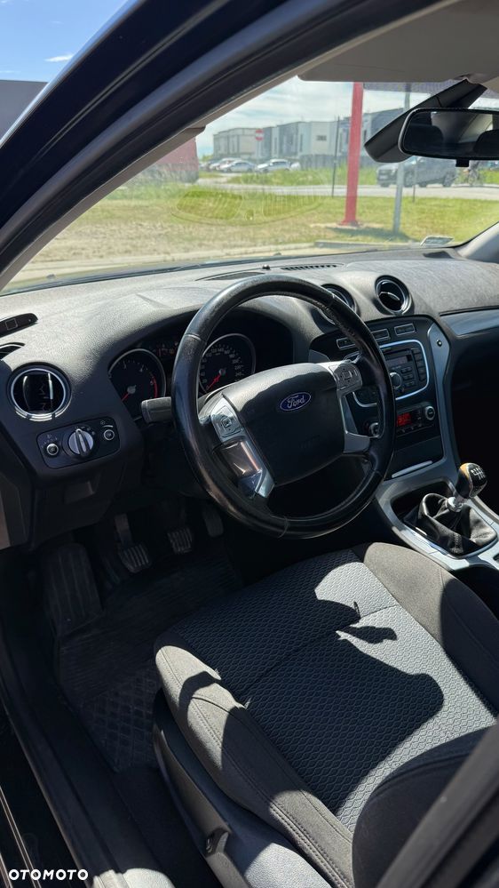 Ford Mondeo 2.0 TDCi Ambiente - 11