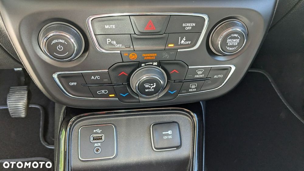 Jeep Compass - 30