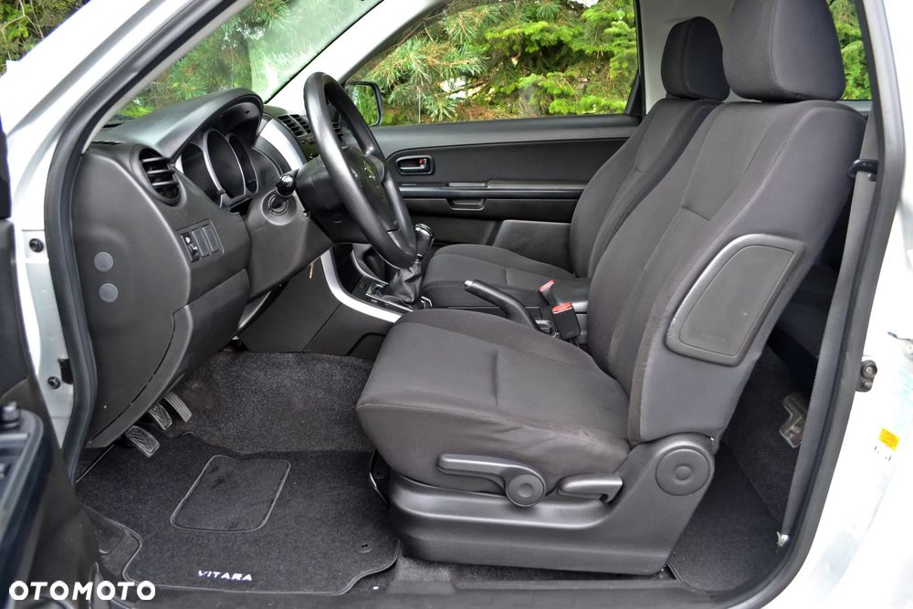 Suzuki Grand Vitara - 25