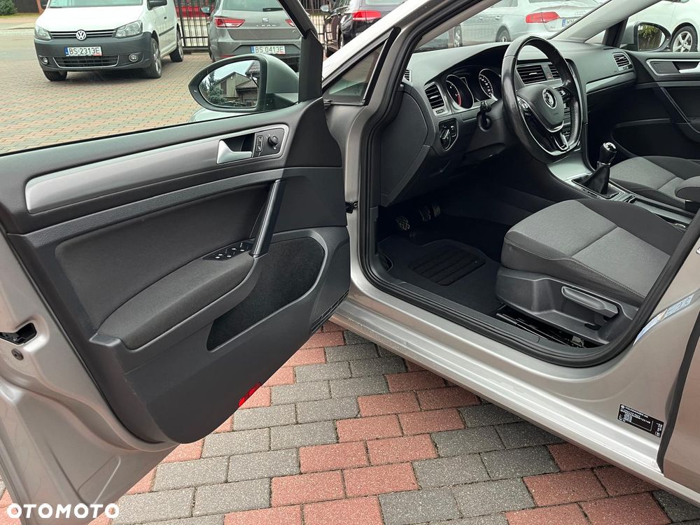 Volkswagen Golf 1.6 TDI DPF BlueMotion Technology Comfortline - 21
