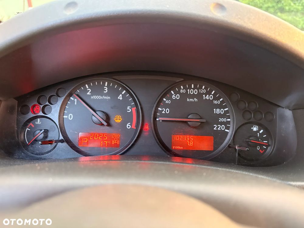 Nissan Navara 2.5 D Platinum - 10