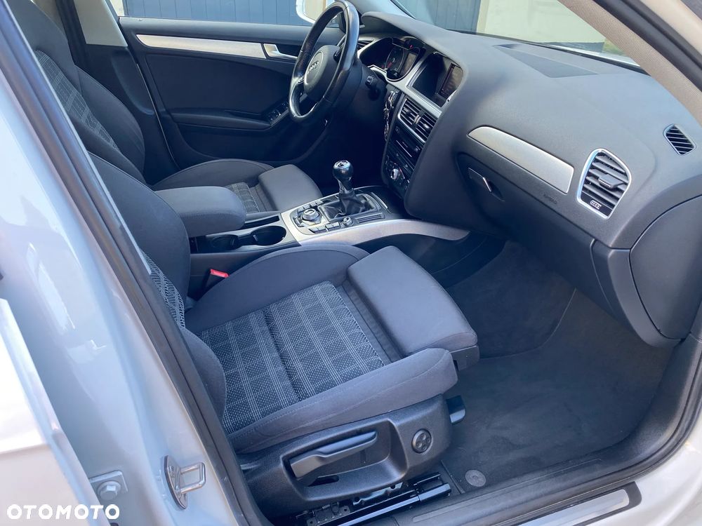 Audi A4 Avant 2.0 TDI DPF clean diesel S line Sportpaket - 11