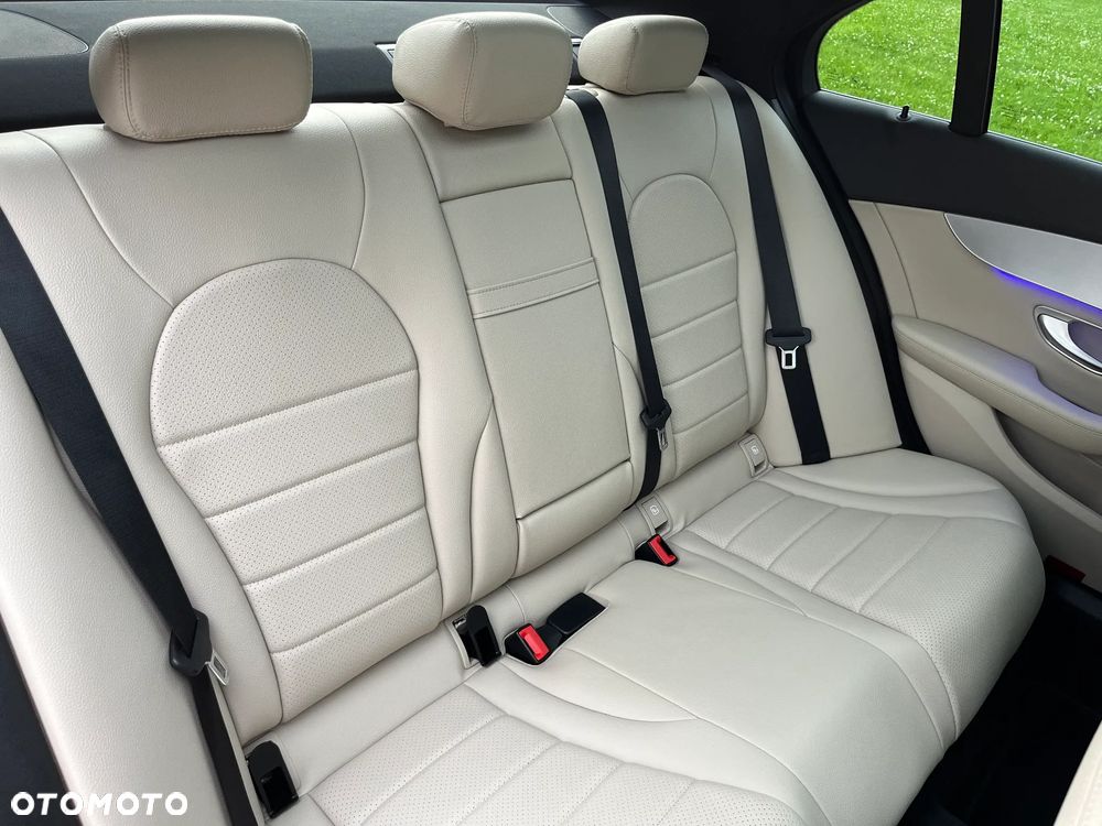 Mercedes-Benz Klasa C 200 4MATIC 9G-TRONIC - 26