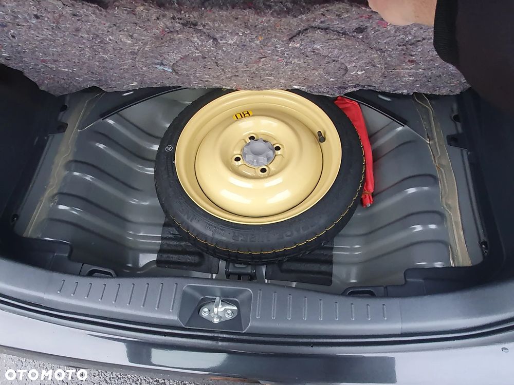 Daihatsu Sirion - 32