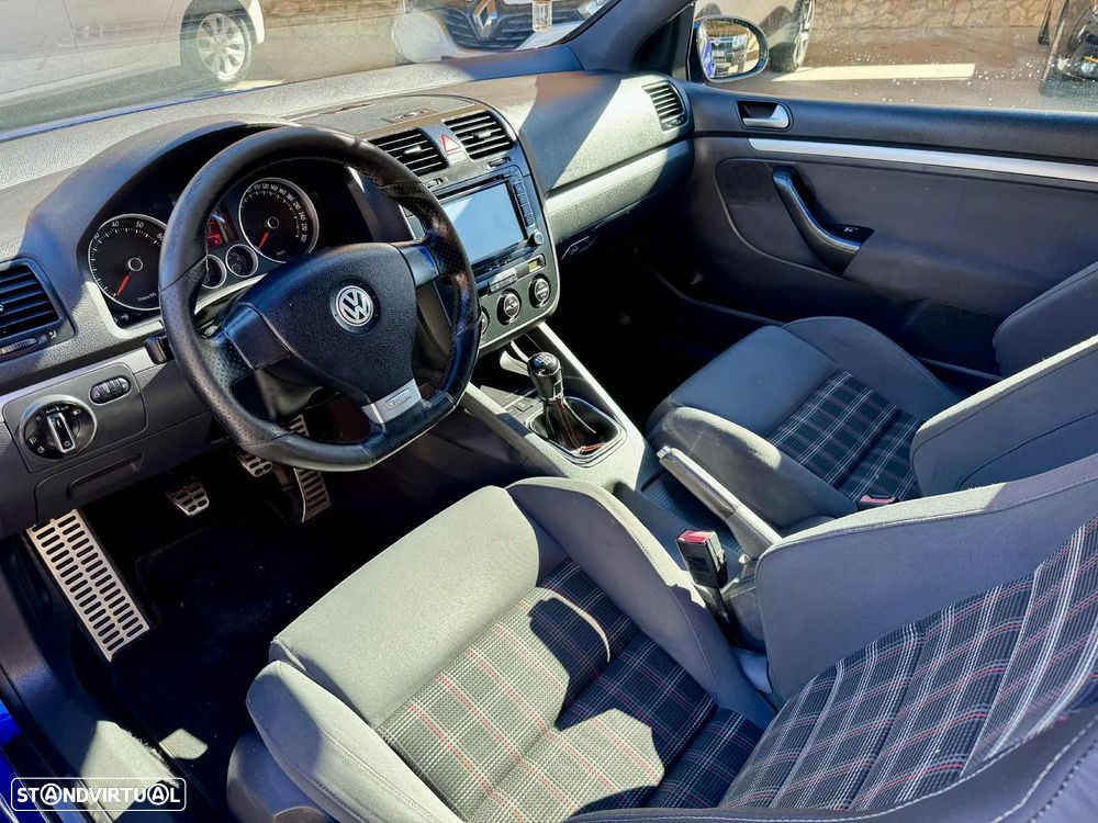 VW Golf 2.0 GTi - 8
