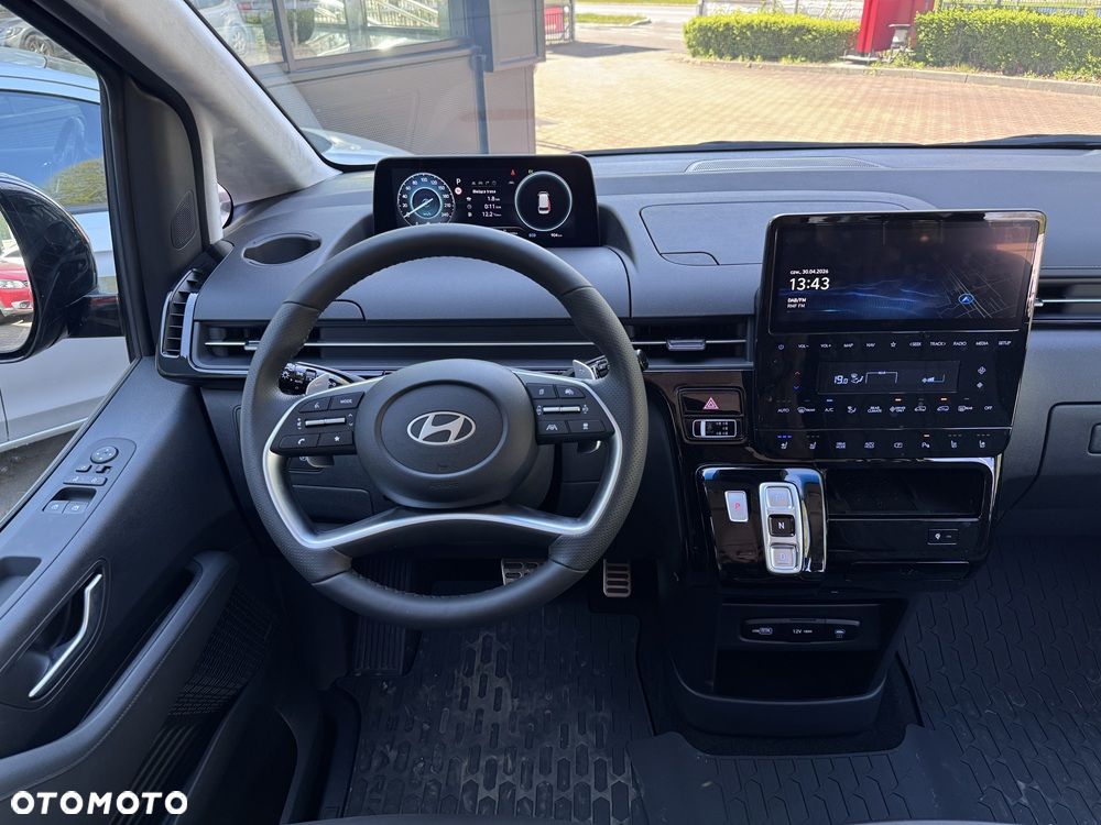 Hyundai Staria 1.6 T-GDI HEV Luxury - 11