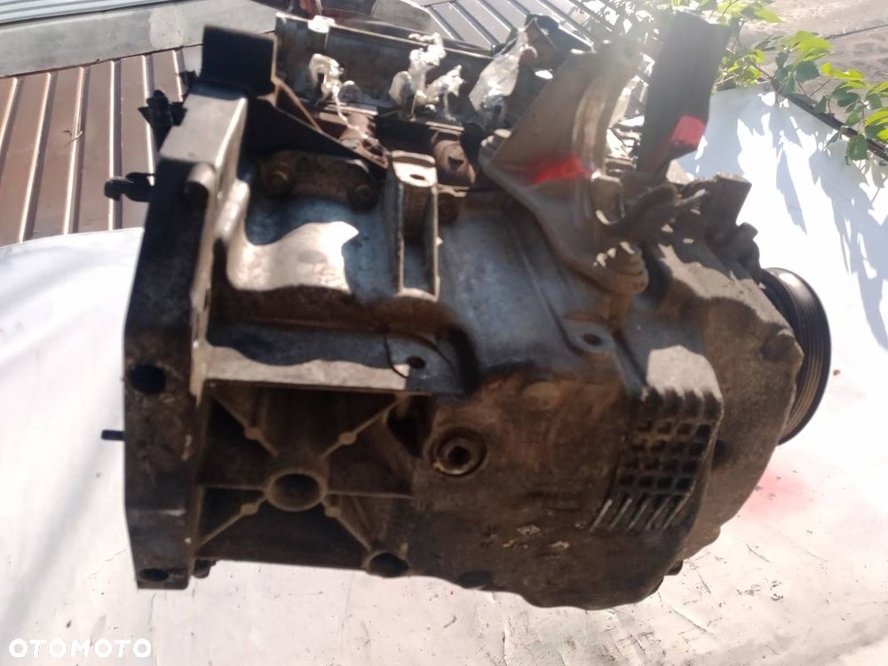 SILNIK K9K6724 RENAULT SCENIC II LIFT 1.5 DCI - 6