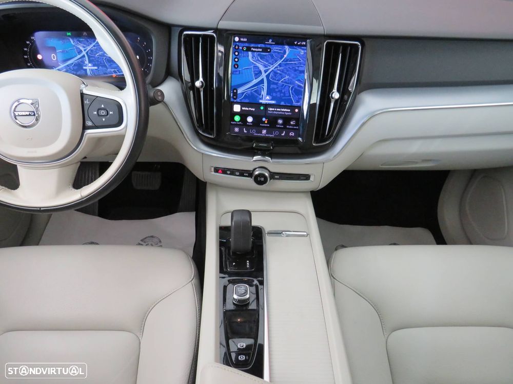 Volvo XC 60 2.0 B4 Momentum Plus - 25