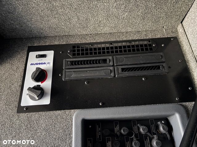 MAN LION`S COACH L R08 - 13