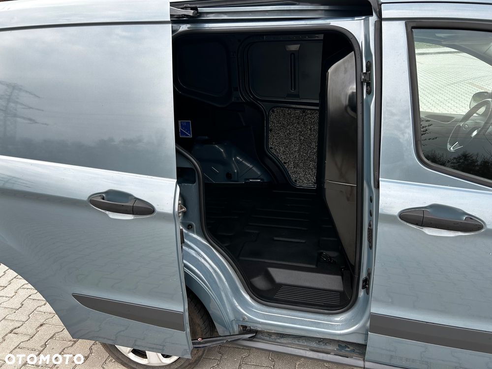 Ford Transit Courier - 16