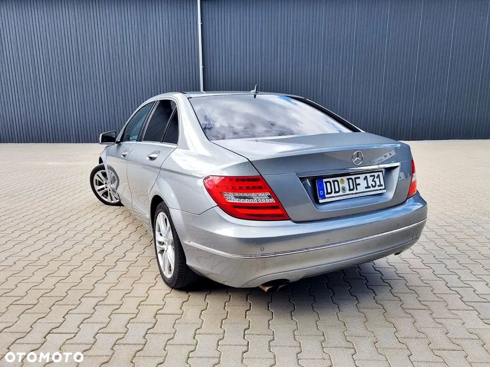 Mercedes-Benz Klasa C 180 BlueEFFICIENCY Elegance - 7