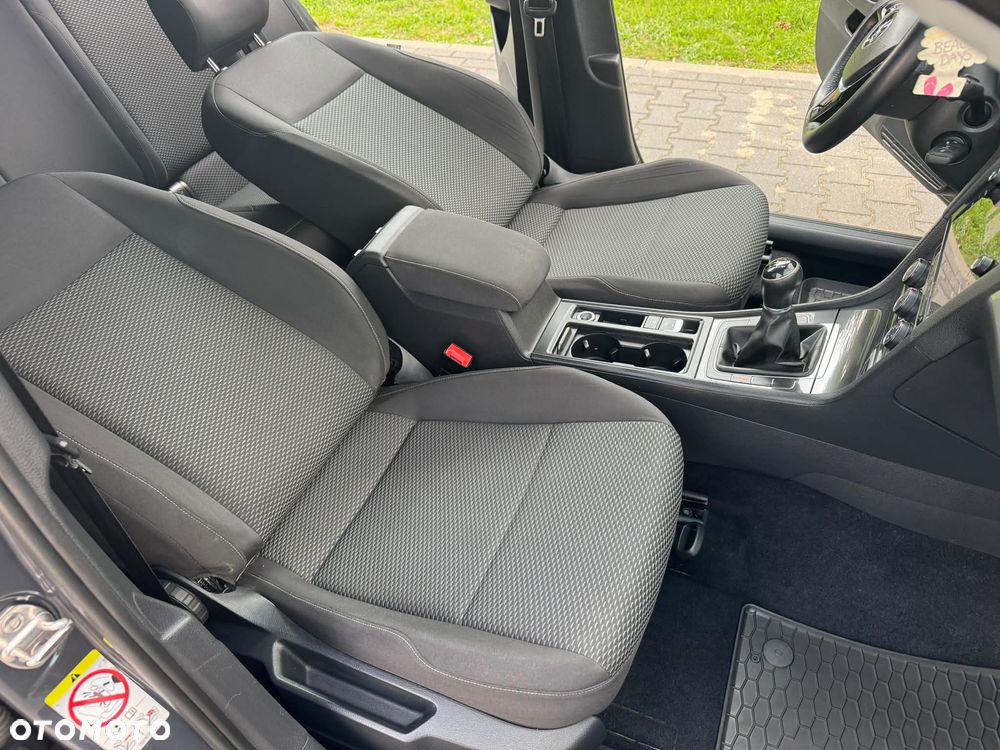 Volkswagen Golf 1.0 TSI BMT Trendline - 38