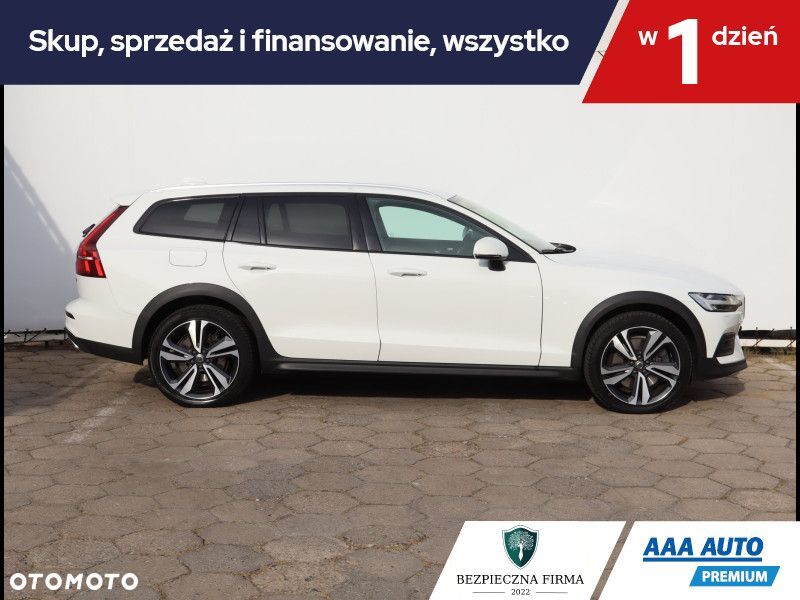 Volvo V60 Cross Country - 7