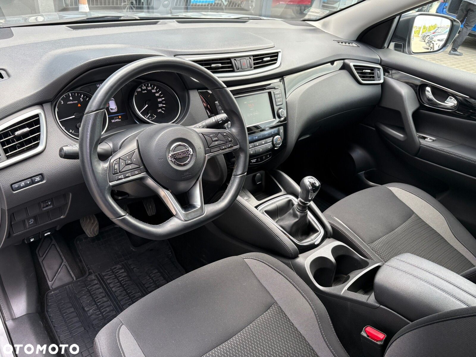 Nissan Qashqai - 11