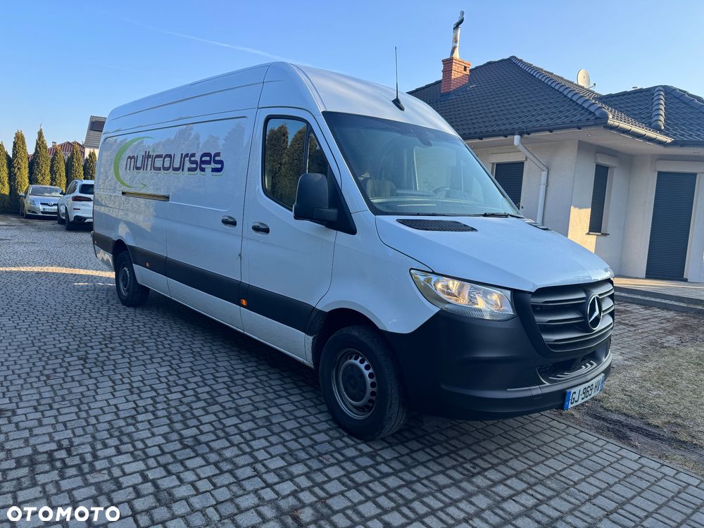 Mercedes-Benz Sprinter - 2