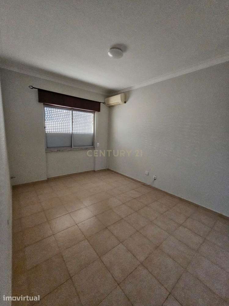 Apartamento T3 nas Amoreiras em Setúbal com Luz Natural e Boa Localiza - Grande imagem: 3/6