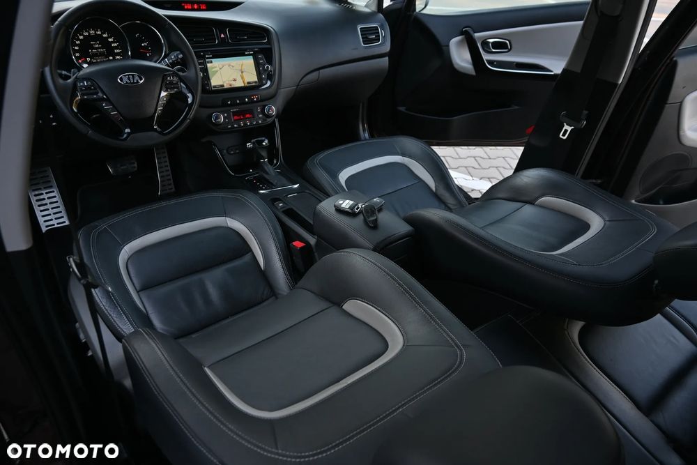 Kia Ceed 1.6 CRDi 128 Platinum Edition - 30