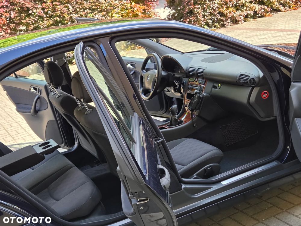 Mercedes-Benz Klasa C 200 CDI Classic - 15