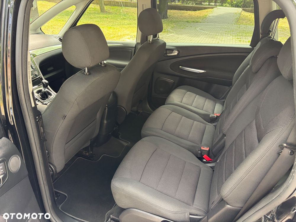 Ford S-Max - 10