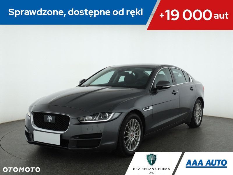 Jaguar XE - 2