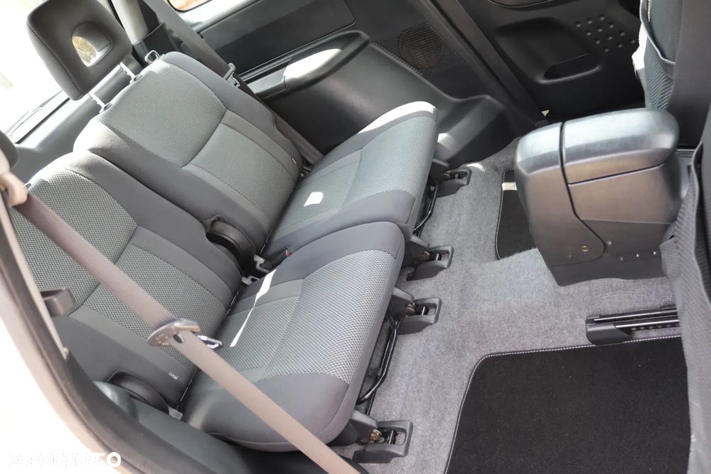 Toyota RAV4 4x4 - 25