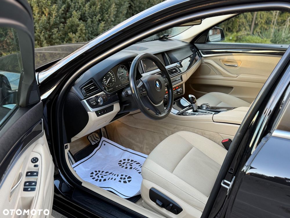 BMW Seria 5 520d xDrive - 7