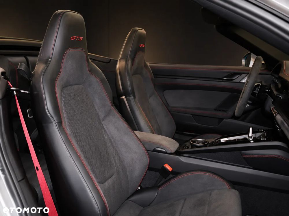 Porsche 911 Carrera T-Hybrid GTS - 14