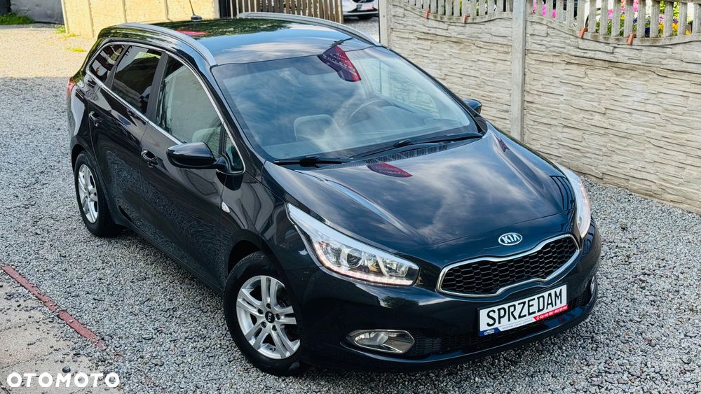 Kia Ceed 1.6 CRDi 128 Dream Team Edition - 9