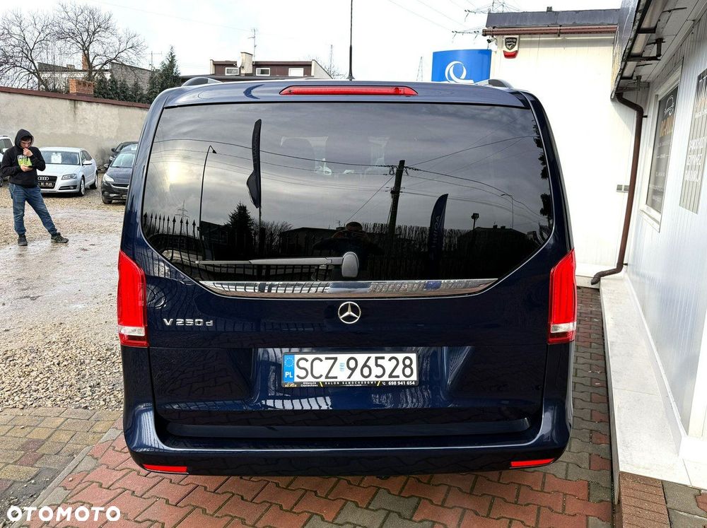Mercedes-Benz Klasa V - 5