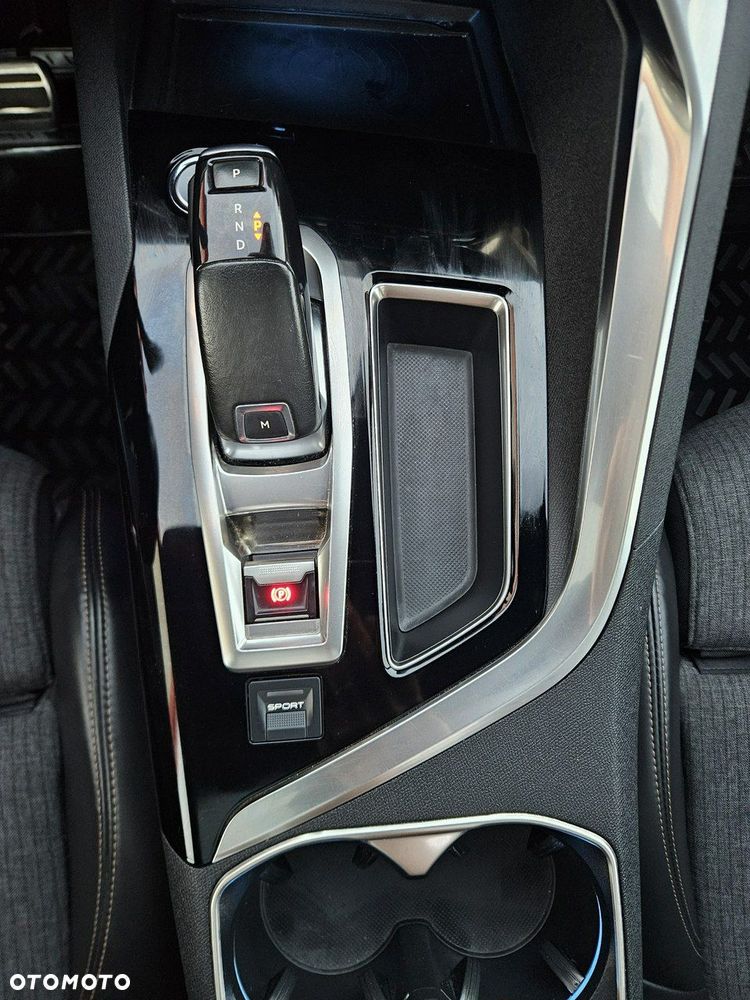 Peugeot 3008 1.5 BlueHDi GT S&S EAT8 - 27