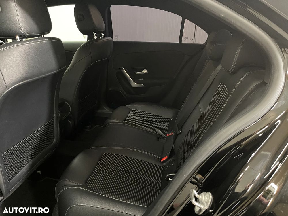 Mercedes-Benz A 250 e Sedan Aut. - 12