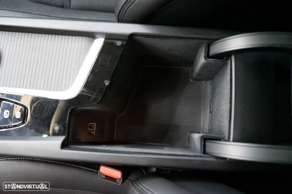 Volvo V60 2.0 D3 Momentum - 27