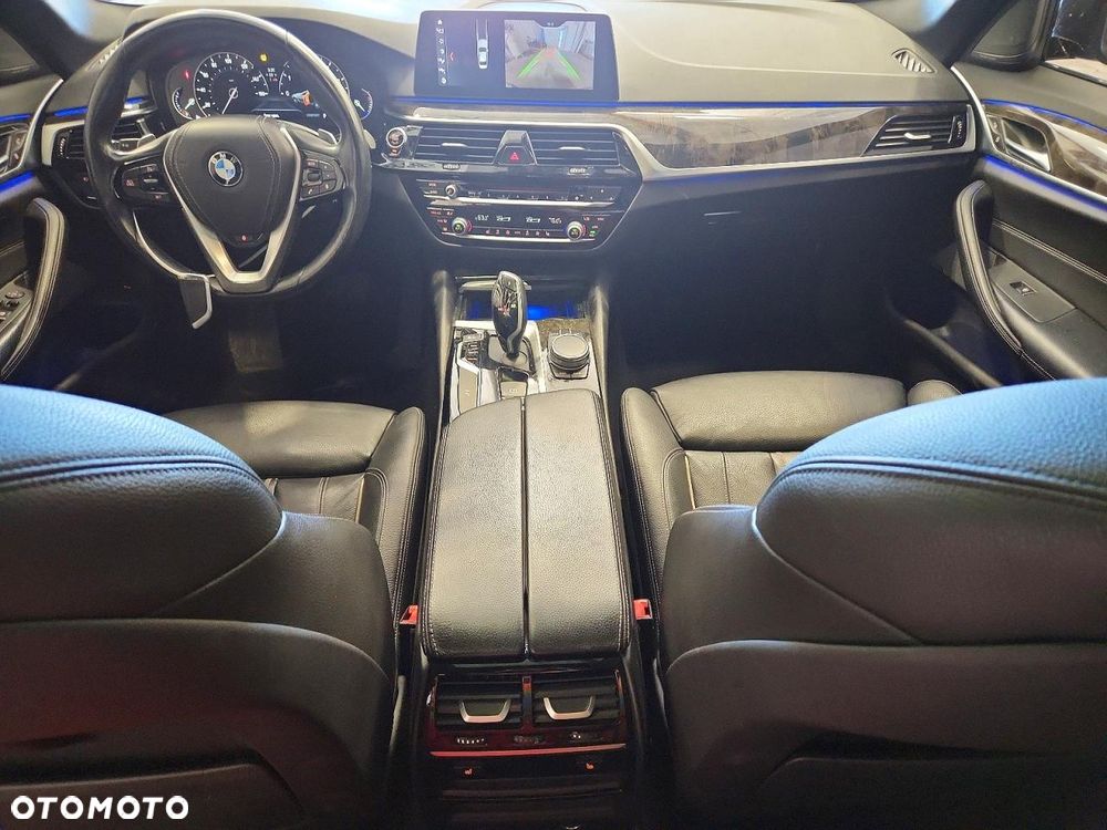 BMW Seria 5 540i xDrive - 9