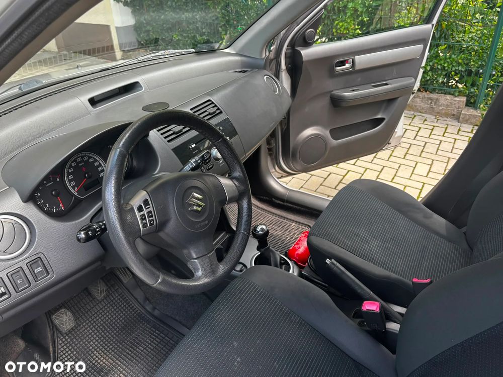 Suzuki Swift 1.3 JB Edition - 4