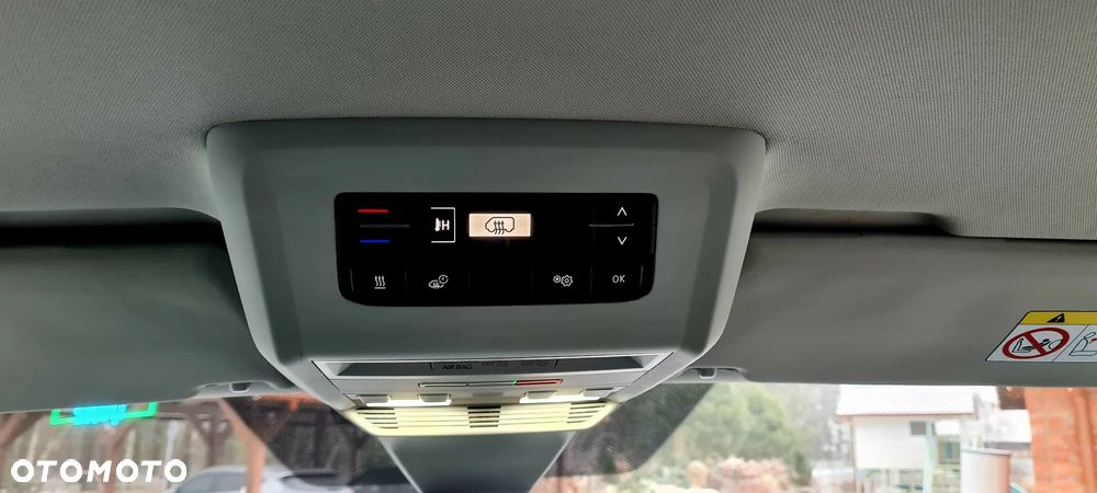 Volkswagen Multivan - 32