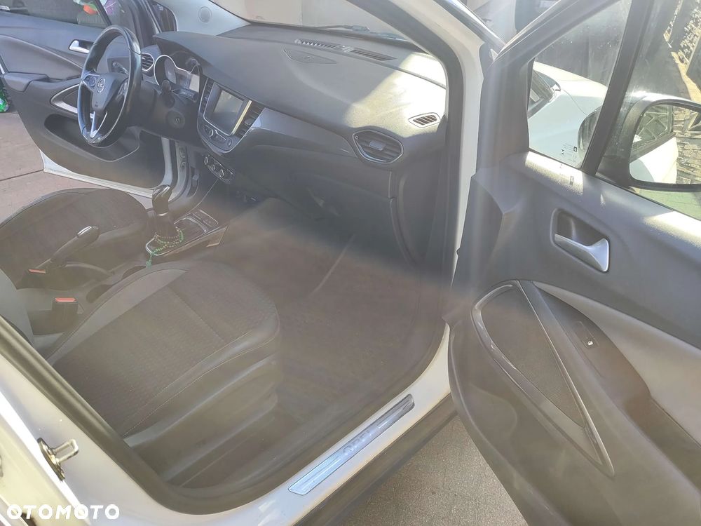 Opel Crossland X - 12